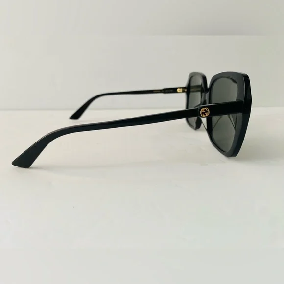 New Gucci Women’s Square Ladies Sunglasses
Item No. GG0533SA 001 56 - Picture 9 of 14